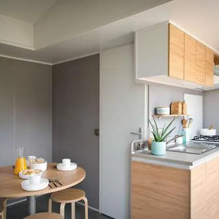 Mobil Avec Terrasse A Saint-jean-de-monts - Api-1-52-1042 营地 圣让-德蒙