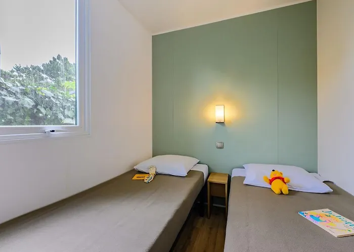 Camping Mobil Avec Terrasse A Saint-jean-de-monts - Api-1-52-1042