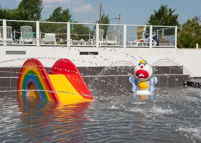 Mobil Avec Terrasse A Saint-jean-de-monts - Api-1-52-1042 * Saint-Jean-de-Monts