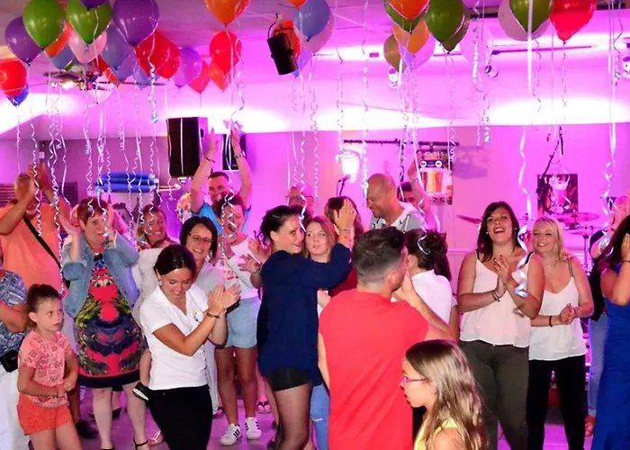 Camping Mobil Avec Terrasse A Saint-jean-de-monts - Api-1-52-1042 Saint-Jean-de-Monts